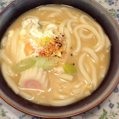 寒い冬は煮込みうどんに限りますね。緑が少し少ないですが、おいしく出来ました。また作ります。